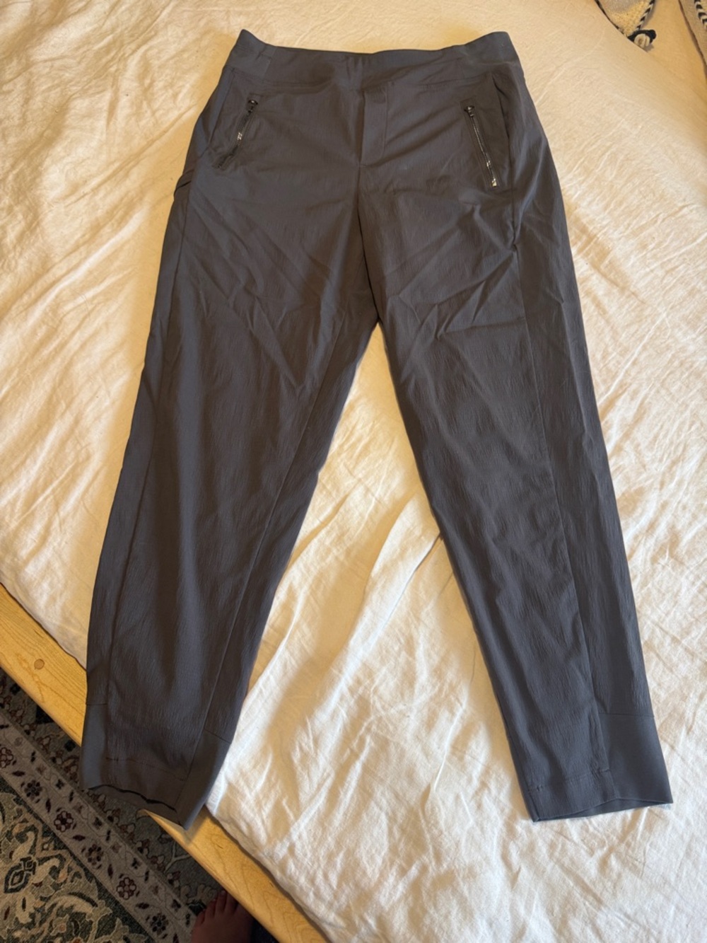 Athleta Charcoal Cropped Zip-Pocket Ankle Pants